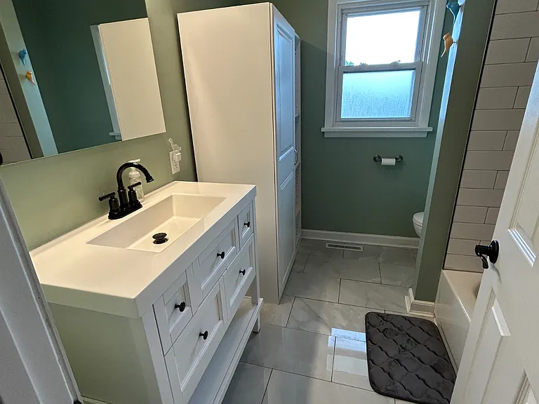 519 E North St — Photo 10