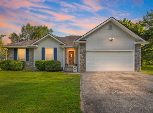 2040 Indian Ridge Ln, Lawrenceburg, KY 40342