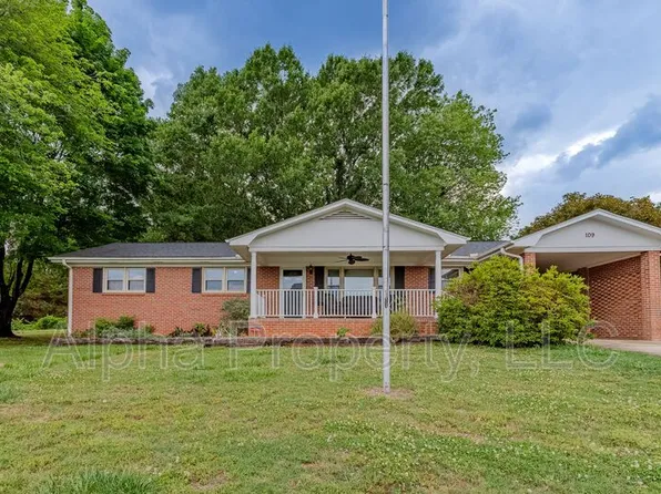 109 Roberts Cir, Greer, SC 29650