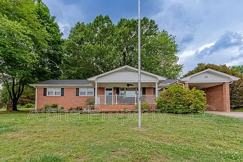 109 Roberts Cir Photo 1