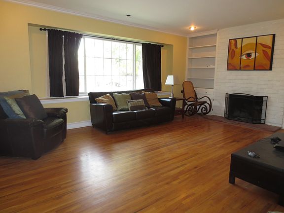 4th image of 14616 Binney St