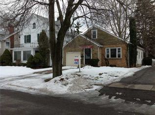 105 Charlton Rd, Rochester, NY 14617