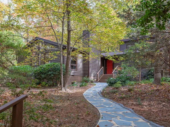 107 Hunter Hill Rd, Chapel Hill, NC 27516