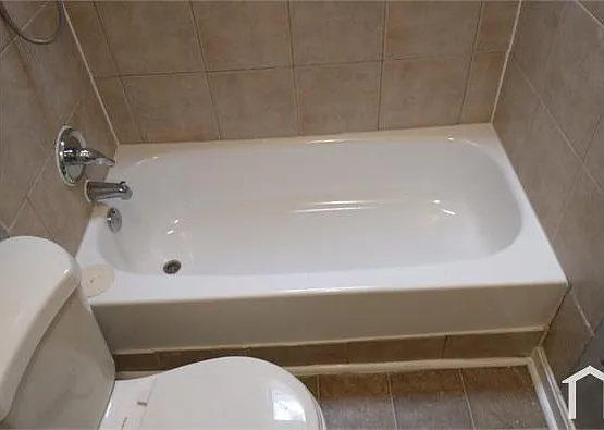 5 bed, $1,899 — Photo 4