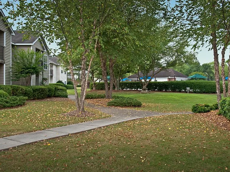 The Glen Apartments — Photo 18