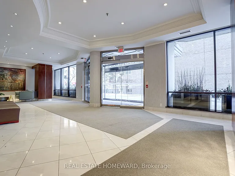 300 Bloor St E #611 — Photo 4
