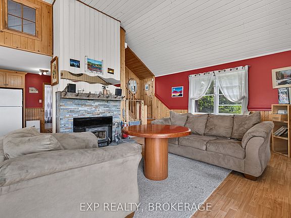 3rd image of 1058 Perry Rd
