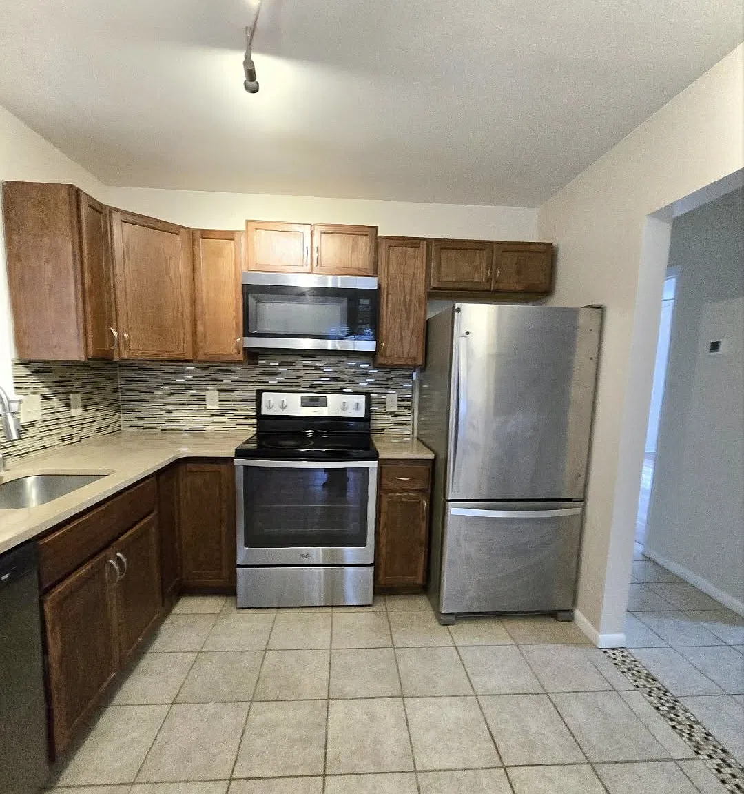 3 bed, 1482 sqft, $2,500 — Photo 2