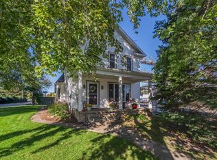 105 N Jefferson St, Roanoke, IL 61561