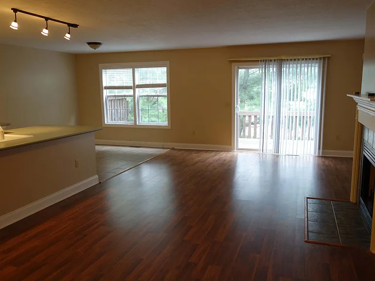 500 Gold Leaf Dr — Photo 3