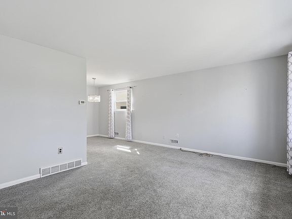 5th image of 327 S Norristown Rd