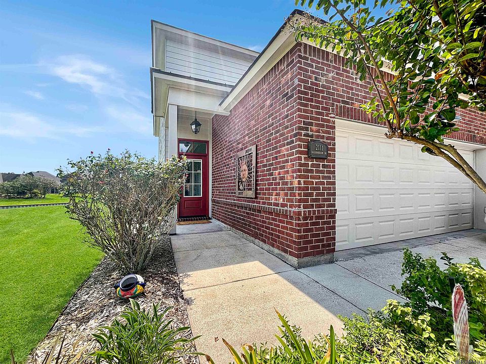 1st image of 2111 Shadowbrook Dr