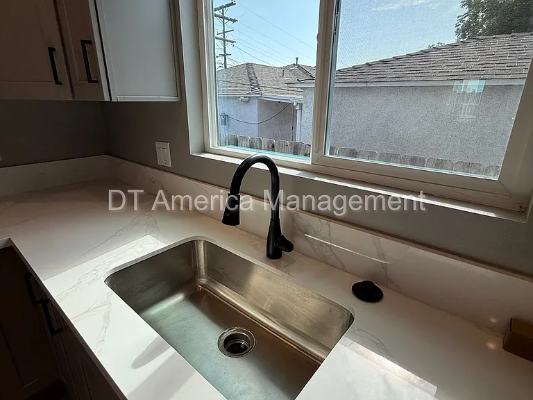 5484 Timothy Dr — Photo 11