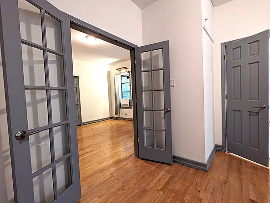 Rented by Manhattan Spaces | media 15