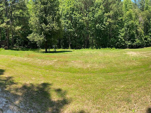 Lot for rent available for tenant interested in placing a single wide Manufactured Mobile Home.