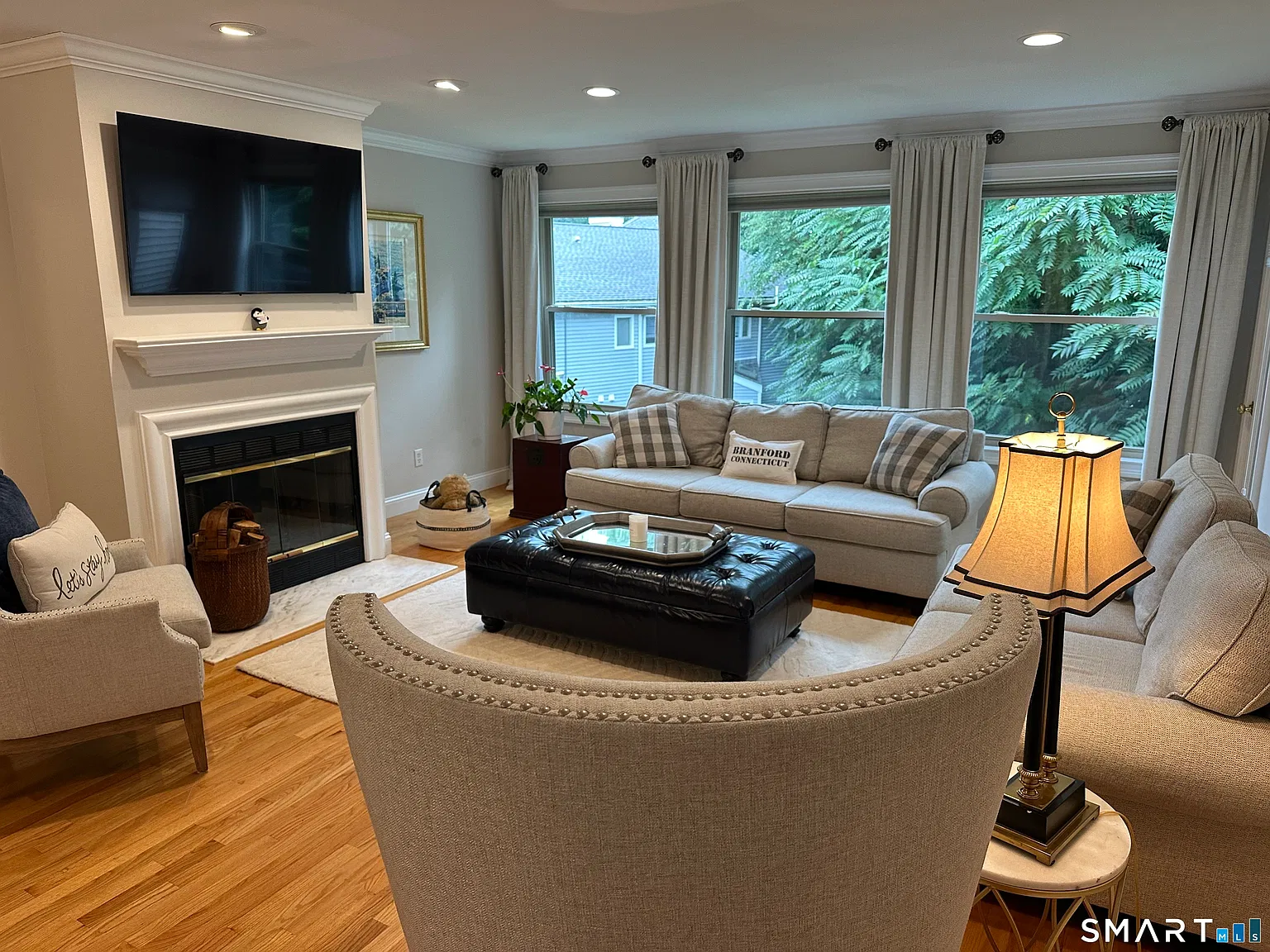 3 bed, 2.5 bath, 2645 sqft, $2,800 — Photo 2