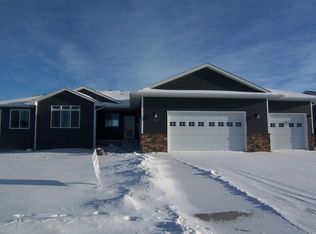 2031 Larkspur Ridge Dr, Brookings, SD 57006