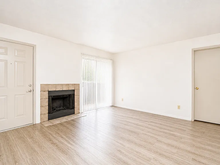 Riverbend Apartments — Photo 28