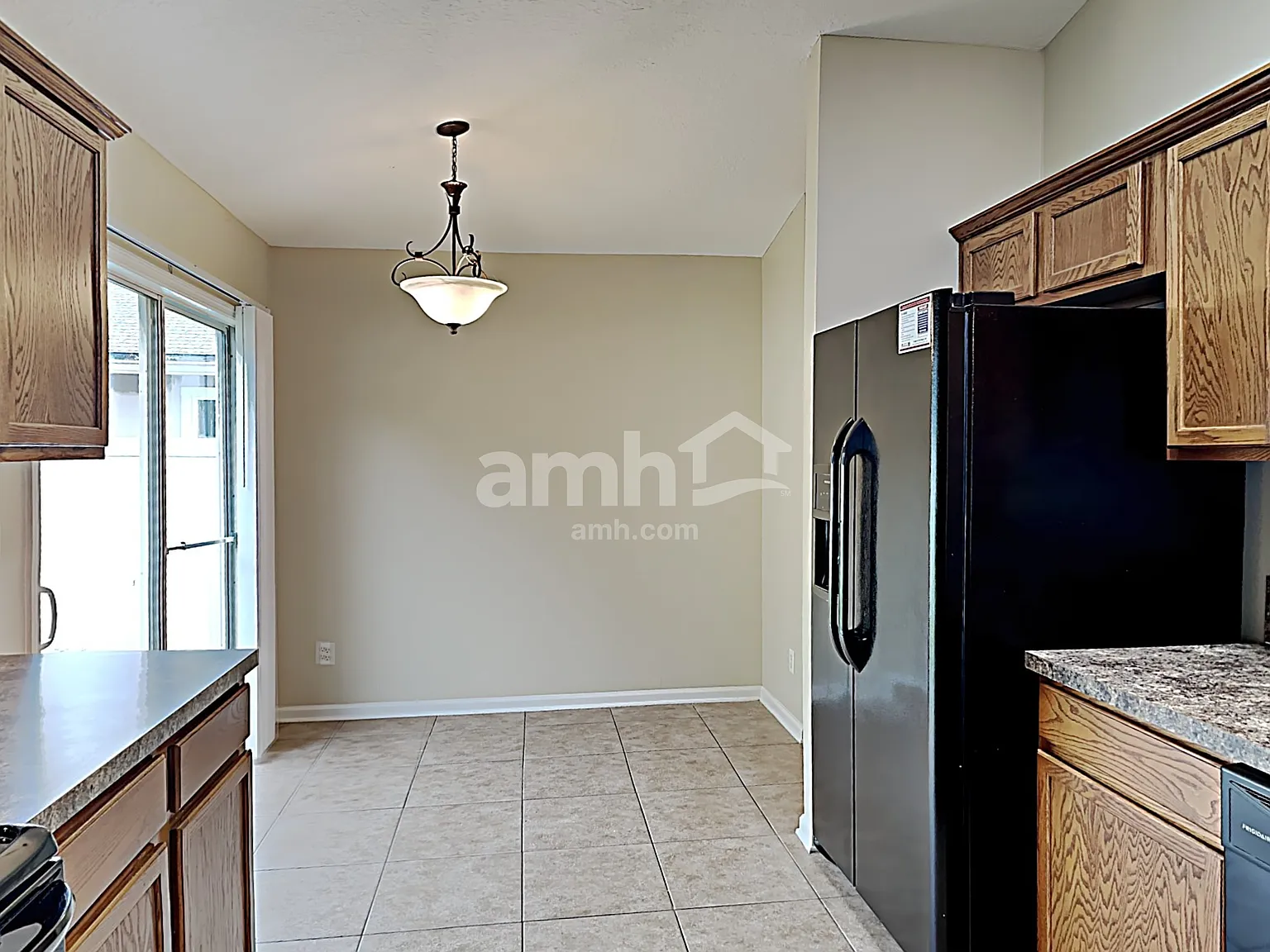 3 bed, 2.0 bath, 1431 sqft, $2,045 — Photo 4