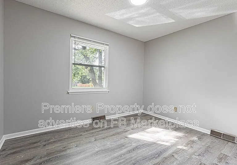 1201 NE 9th St — Photo 10