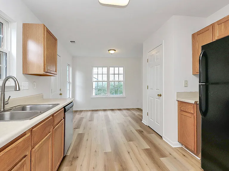 1215 McAllister Dr — Photo 19