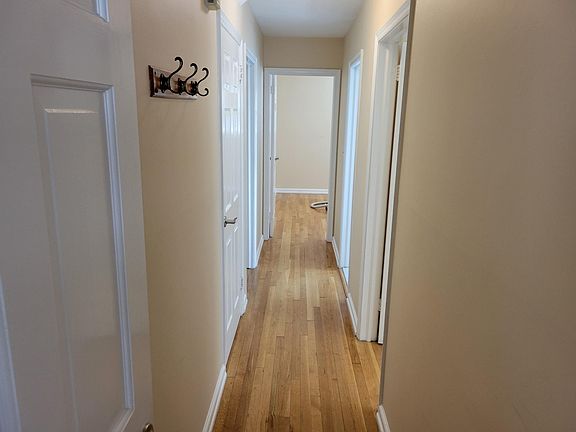 5th image of 115 Rockwell St Unit 1