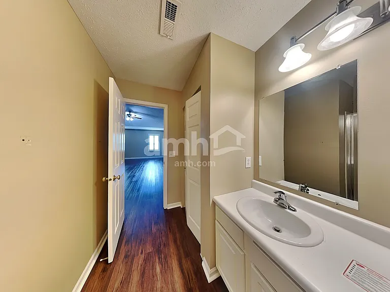 10640 Standish Pl — Photo 14