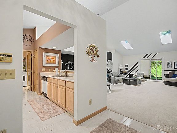 5th image of 83 Pheasant Run Cir