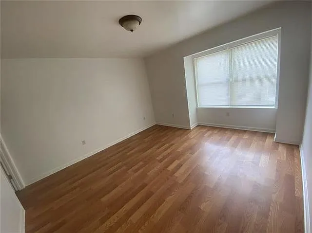 3 bed, 2.0 bath, 1000 sqft, $1,300 — Photo 3