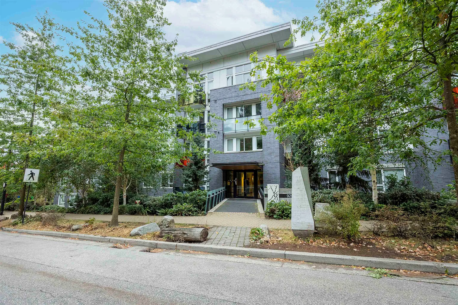 9250 University High St #201 photo 1