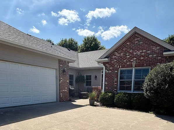 1976 NW 126th St, Clive, IA 50325