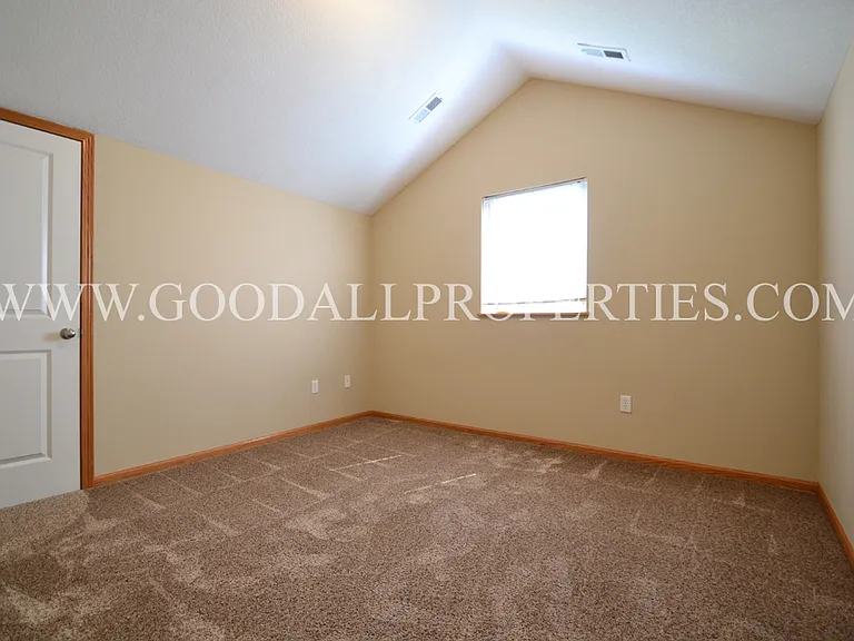 15207 Townsend Ave — Photo 10