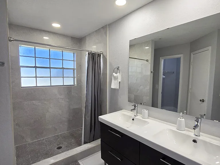 7230 Westpointe Blvd — Photo 7