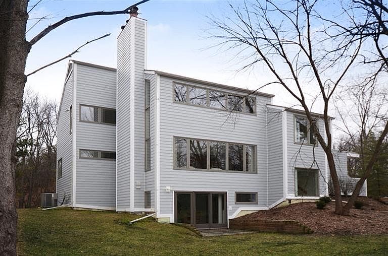 1st image of 395 Windycrest Dr