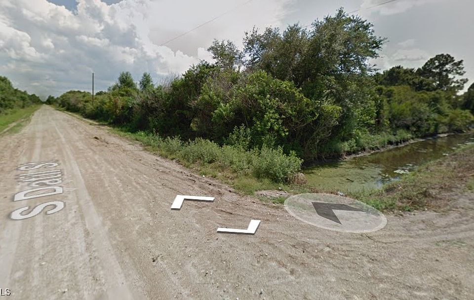 2nd image of 210 S Datil St