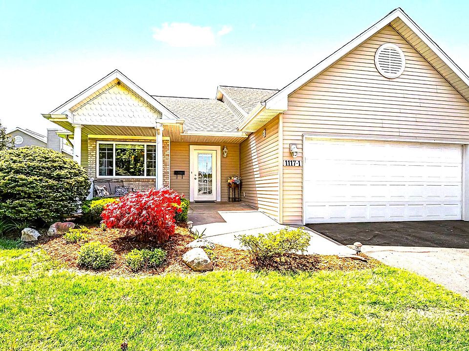 1st image of 1117-1 Fountain View Cir