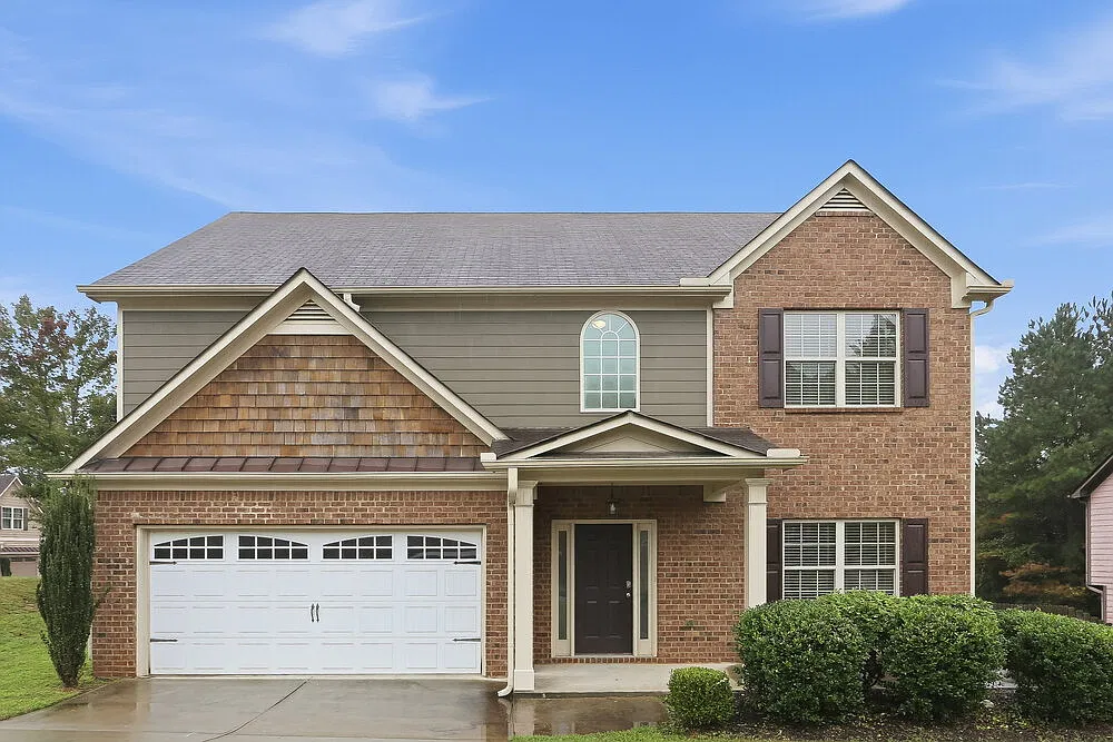 4 bed, 2.5 bath, 2481 sqft, $2,130 — Photo 1