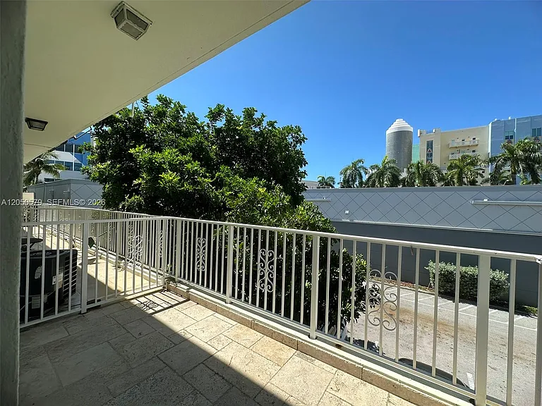 524 Washington Ave #208 — Photo 19