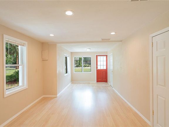 5th image of 1141 W Euclid Ave