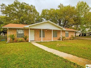 109 Thompson Dr, Luling, TX 78648