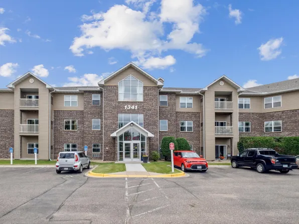 1341 Lake Dr W #309, Chanhassen, MN 55317