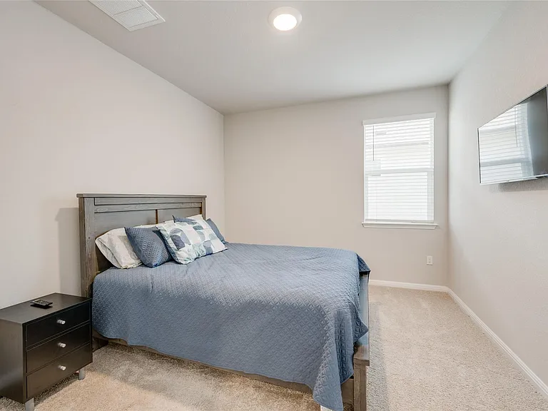 102 Rainmaker Cv — Photo 22