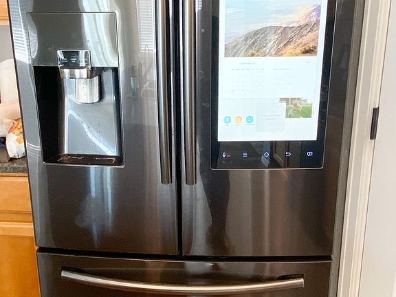 Refrigerator stays