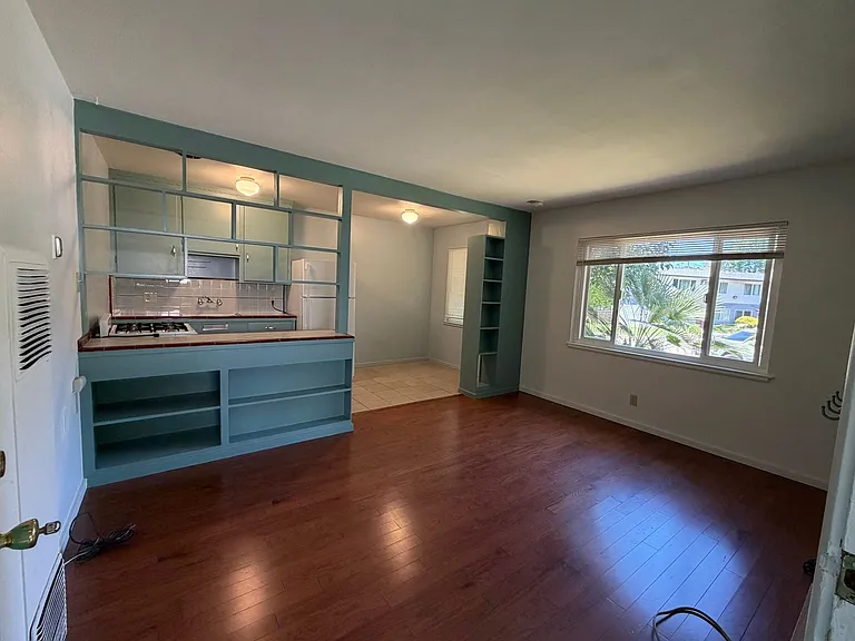 110 Ruth Court — Photo 2