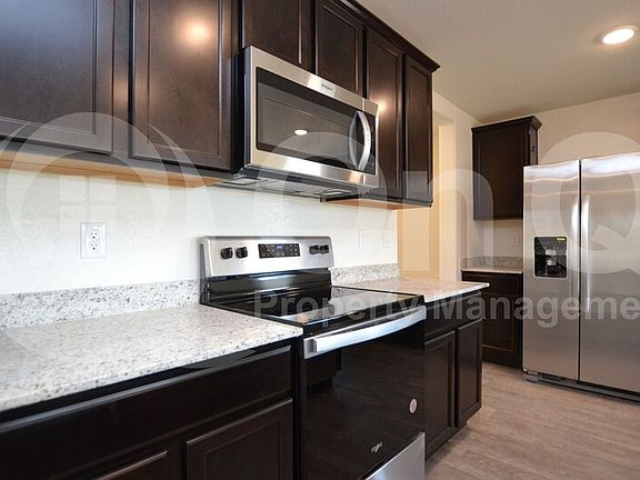 4th image of 1533 E Demain Dr