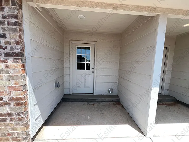 2121 Bobwhite Ct. — Photo 11