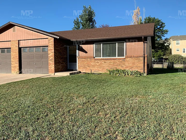1719 Banyan Dr — Photo 1