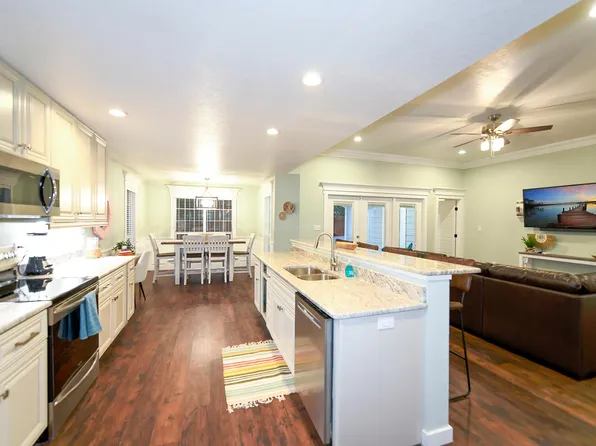 1119 Fairway Dr, Canyon Lake, TX 78133