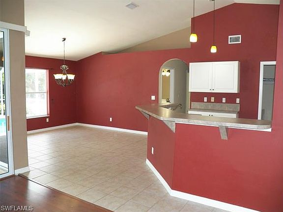 5th image of 831 SW 31st Ter