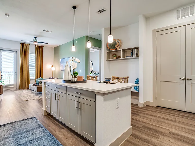 10450 Whistlestop Ln — Photo 18